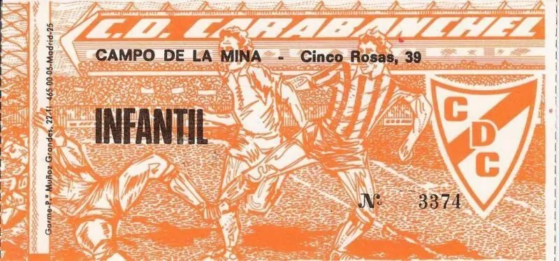 Entrada antigua de un partido del Carabanchel